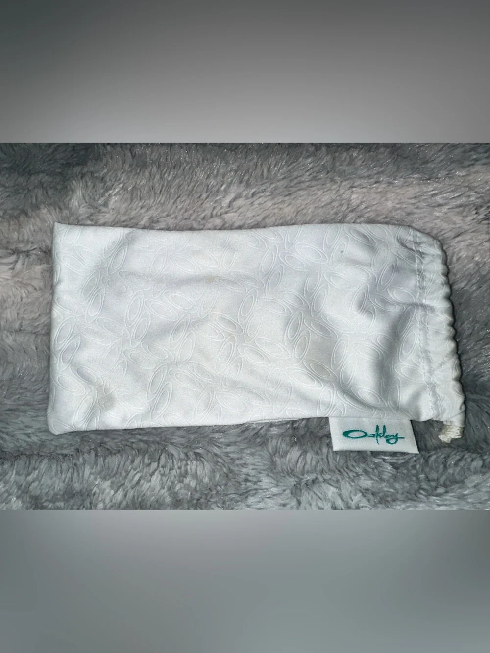 Oakley White Hard Clamshell Eyeglasses Case With Matching Pouch